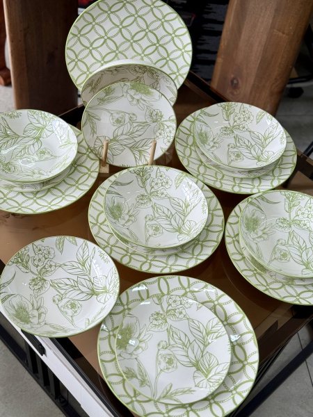 طقم سفرة 18 قطعة secret garden